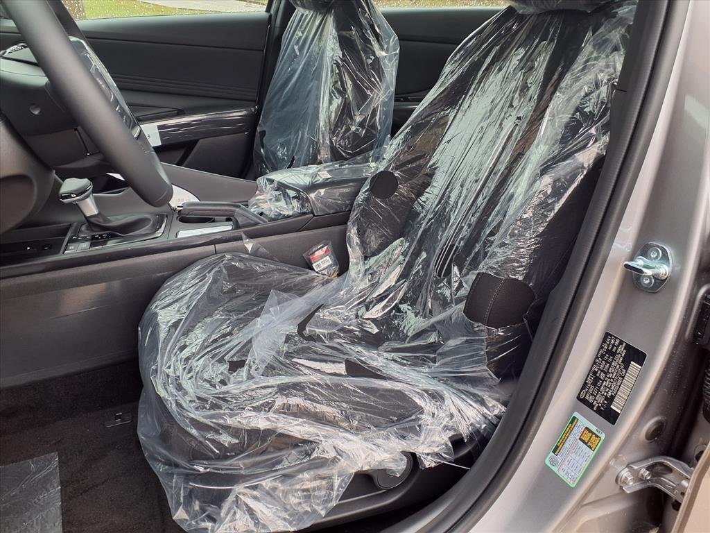 2026 Hyundai Elantra SEL Sport photo 4