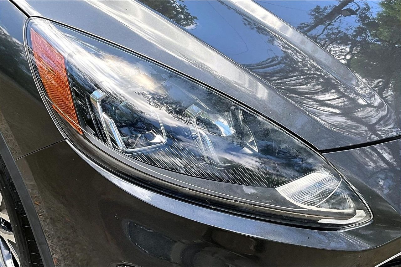 Used 2020 Gray Ford SEL image 31