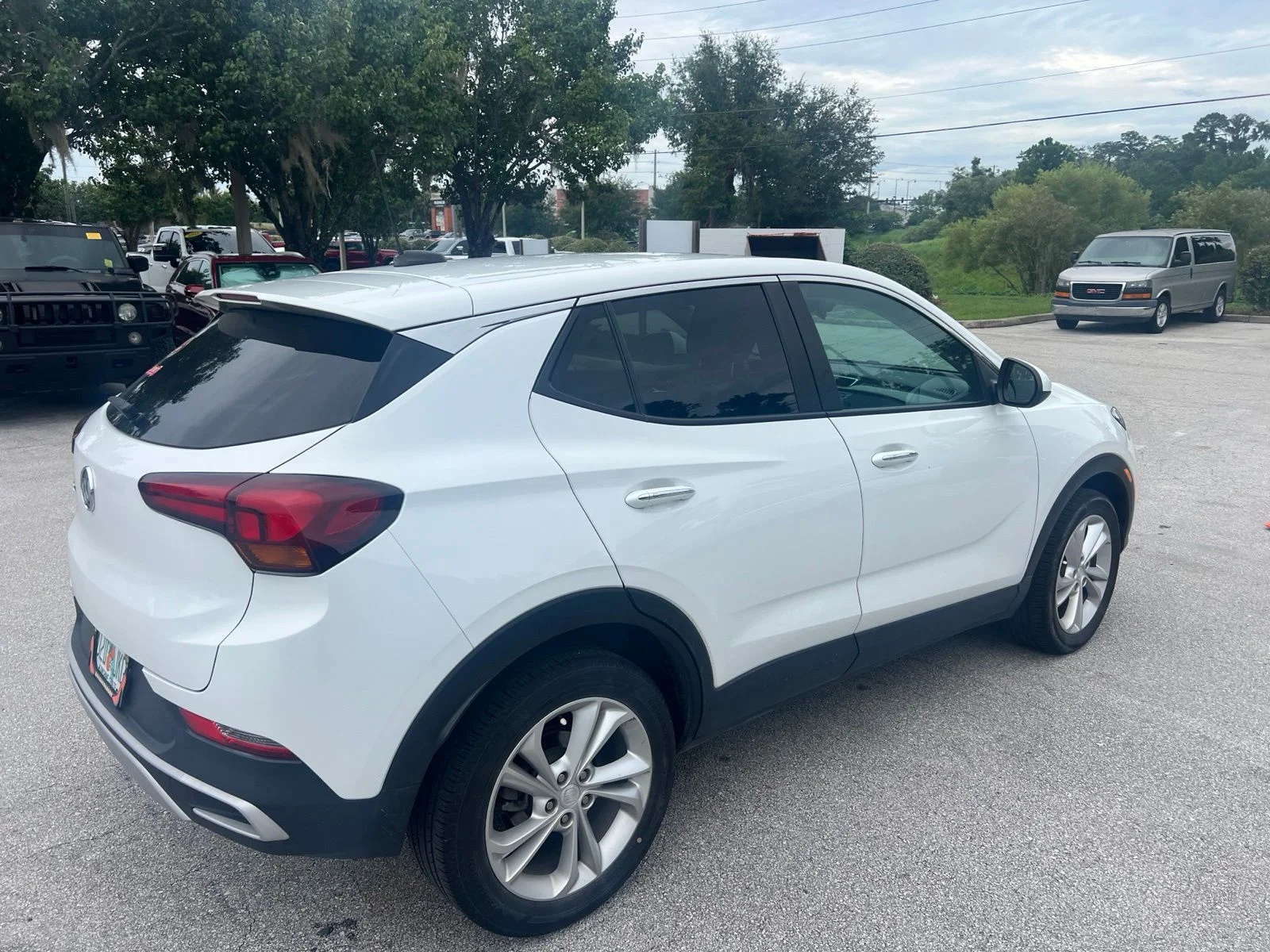 Used 2023 White Buick Preferred image 3