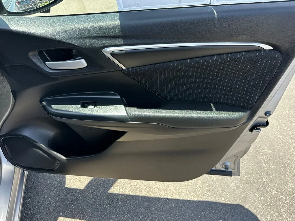 Used 2018 Silver Honda EX image 15