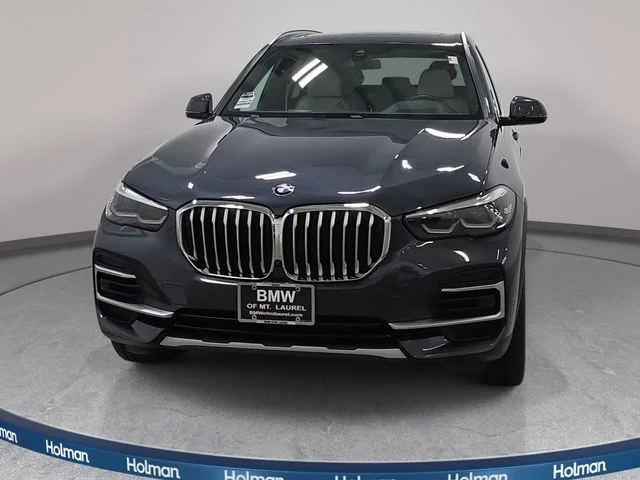 Used 2022 Arctic Gray Metallic BMW xDrive40i image 3