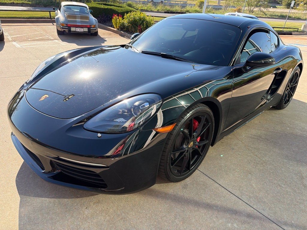 Used 2019  Porsche S image 1