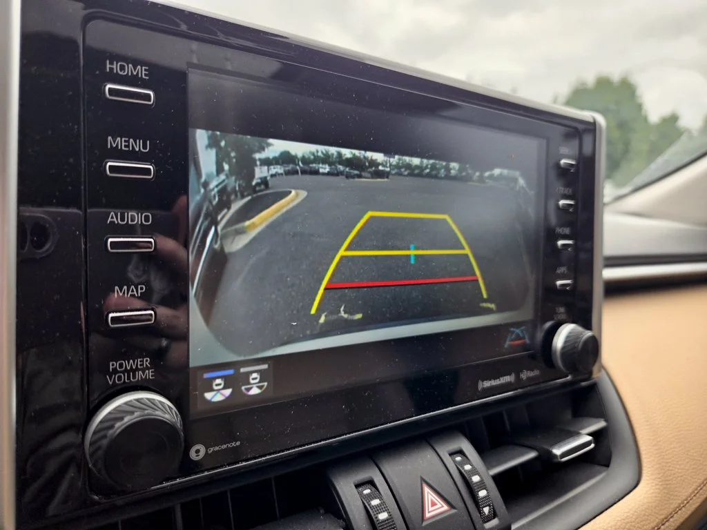 Used 2019  Toyota Limited image 17