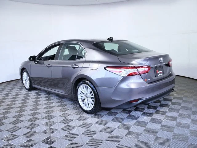 Used 2018 Gray Toyota XLE image 6