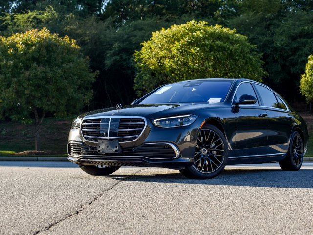 Certified Used 2022 Gray Mercedes-Benz S 580 image 2
