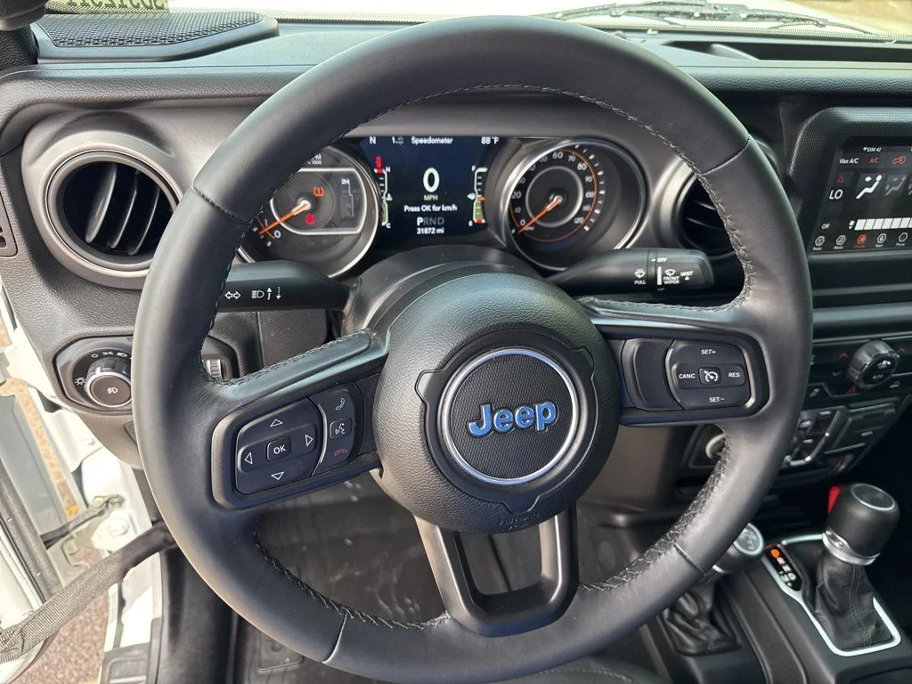 Used 2022 White Jeep Unlimited Willys image 27