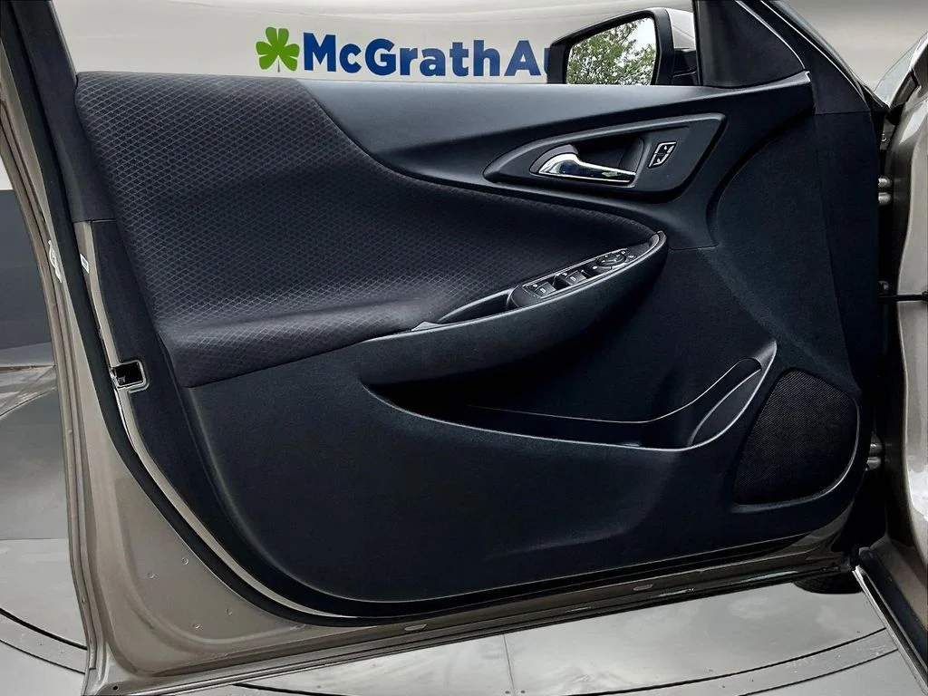 Used 2023 Gray Chevrolet LT image 23