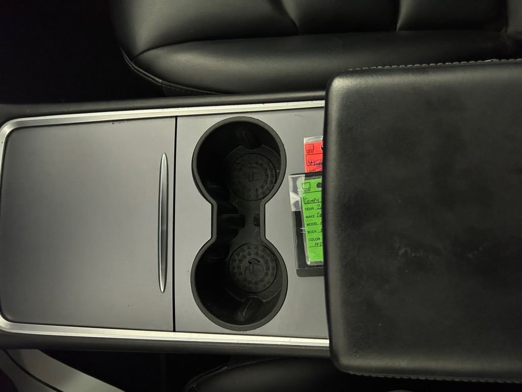 Used 2022  Tesla Long Range image 23