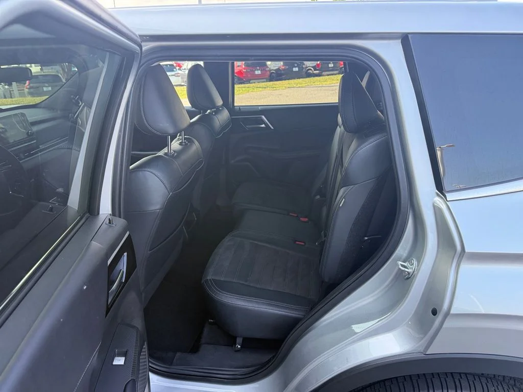 Used 2024 Red Mitsubishi SE image 28