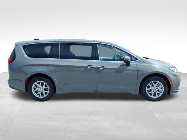 Used 2023 White Chrysler Touring L image 12