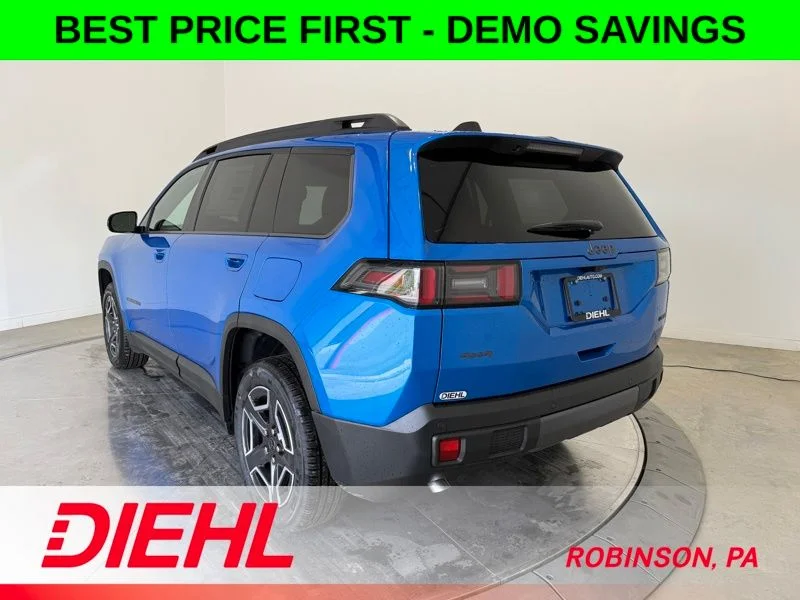 New 2026 Hydro Blue Pearl-Coat Exterior Paint Jeep Limited image 5