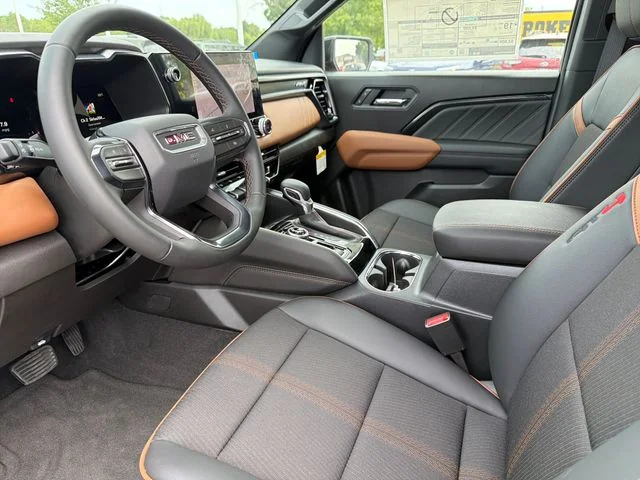 2026 GMC Canyon AT4 - Photo 18