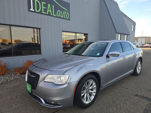 2016 Chrysler 300 C photo 2
