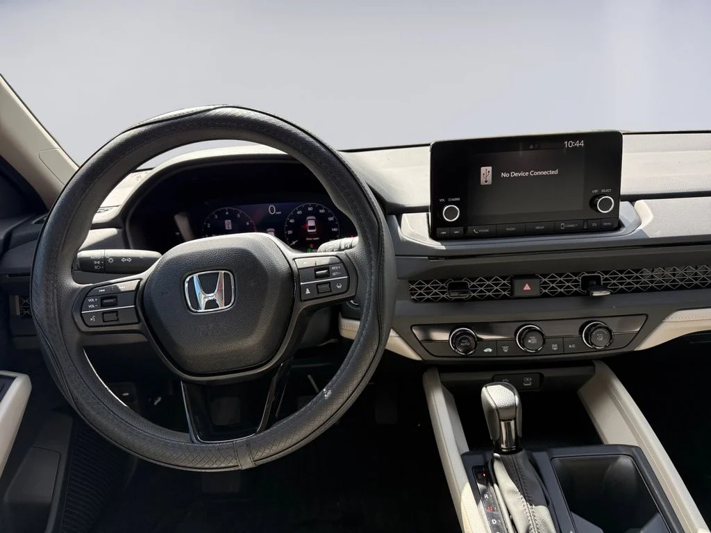 Used 2025  Honda LX image 12