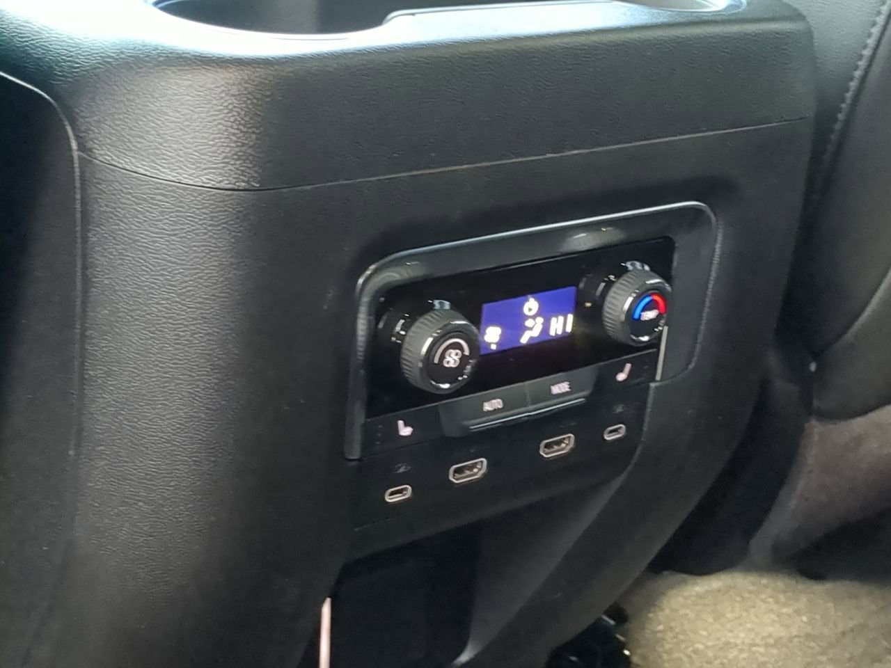 2026 Chevrolet Suburban High Country - Photo 21
