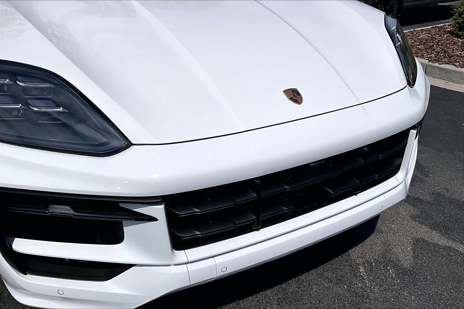 Used 2025 Carrara White Metallic Porsche  image 30