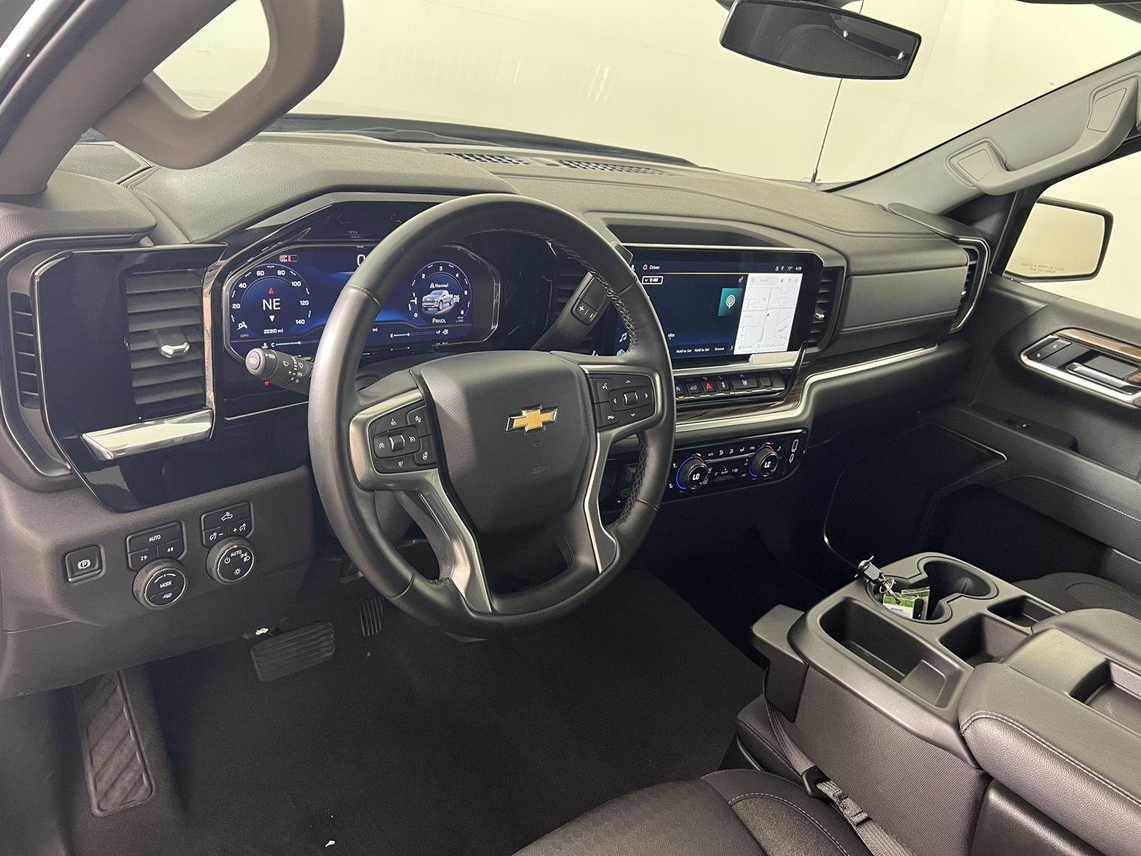 Used 2025 Sterling Gray Metallic Chevrolet LT image 3