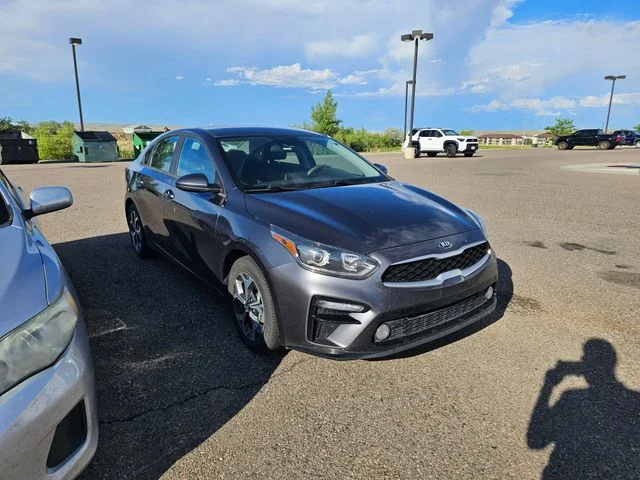Used 2021 Gray Kia LXS image 3