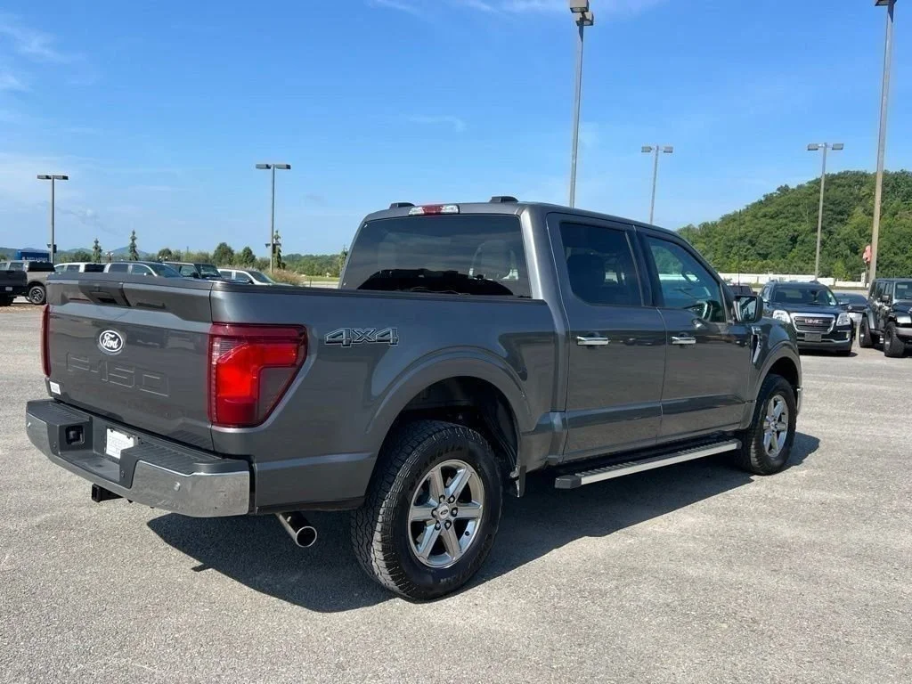 Used 2025 Gray Metallic Ford XLT image 9