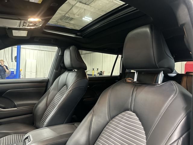 Certified Used 2023 Pearl Toyota XSE image 20