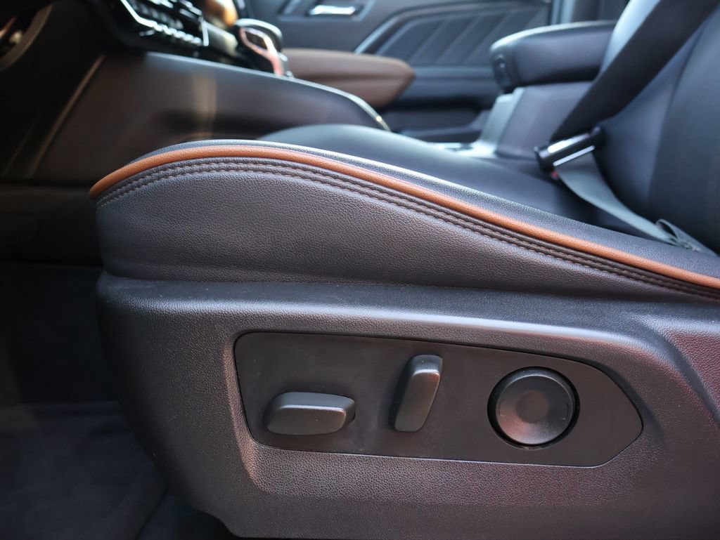 2024 GMC Canyon AT4 - Photo 16