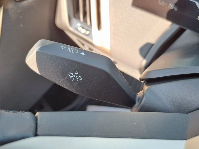 Used 2025 Blue BMW xDrive50 image 12