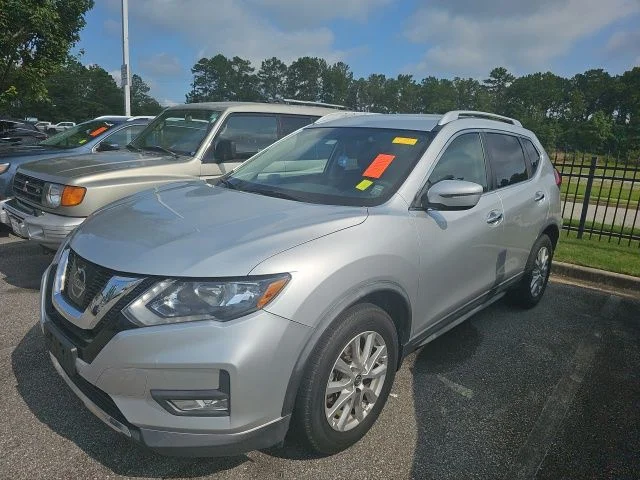 2017 Nissan Rogue SV FWD's photo