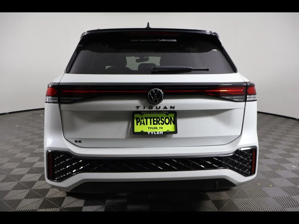 New 2026 White/off-white Volkswagen SE R-Line Black image 5
