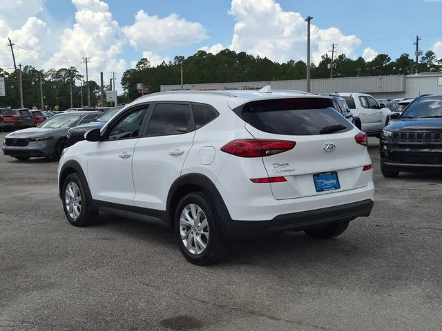 Used 2021 White Hyundai Value image 3