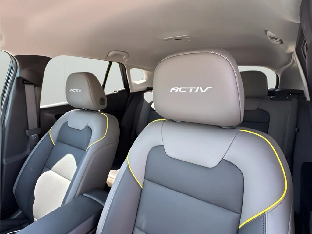 New 2026 Mosaic Black Metallic Chevrolet ACTIV image 13