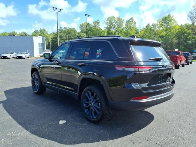 New 2026 Diamond Black Crystal Pearlcoat Jeep Limited image 5