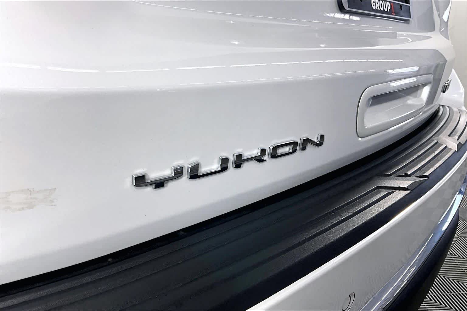 Used 2025 White Frost Tricoat GMC Denali image 30