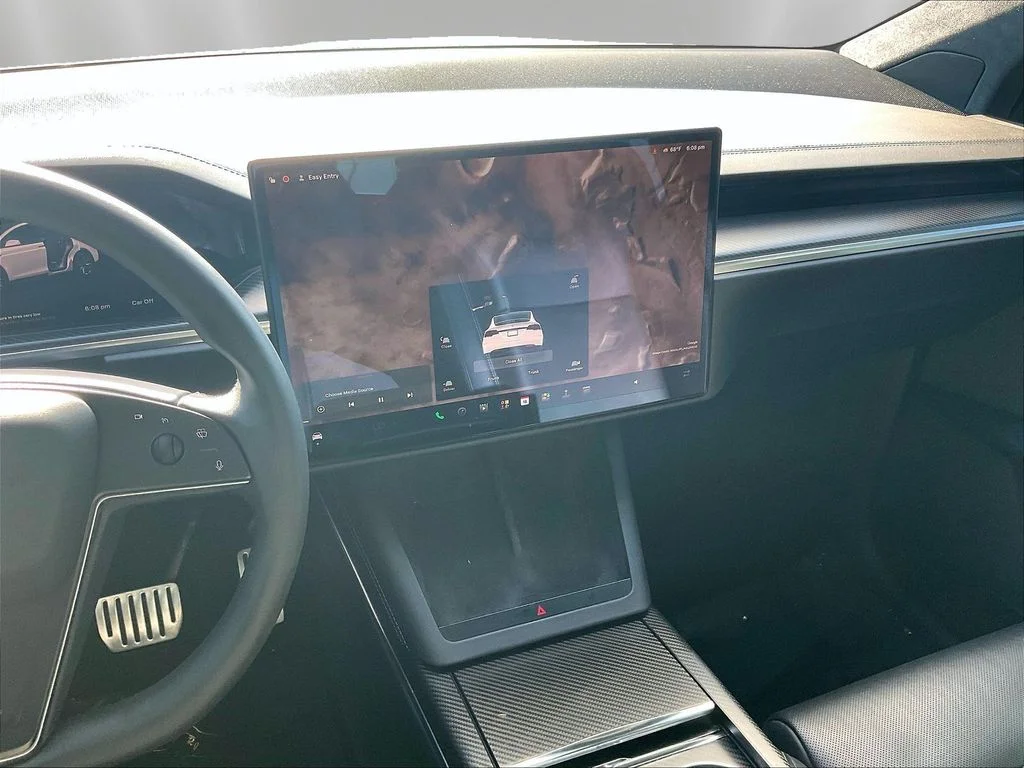 Used 2022  Tesla Plaid image 9