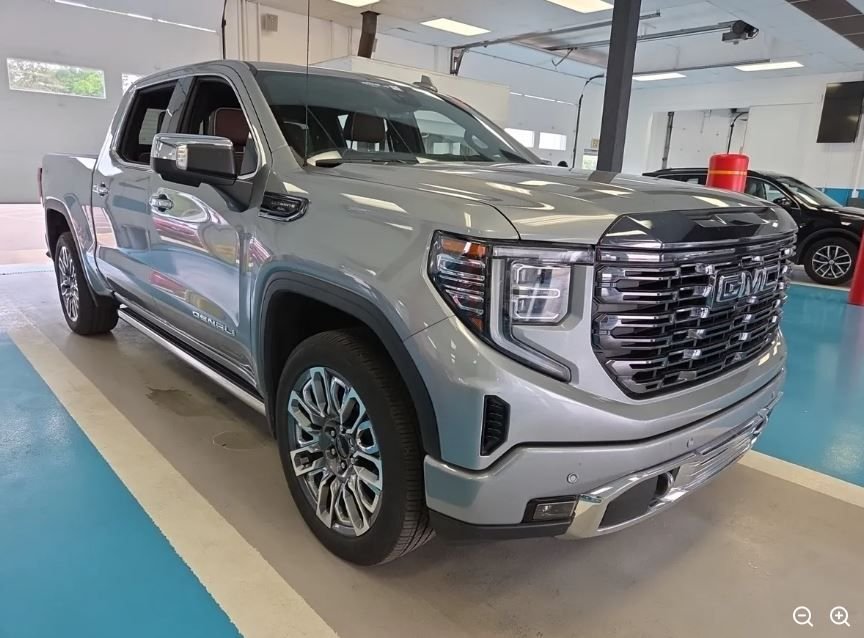 Used 2024 Silver GMC Denali Ultimate image 4