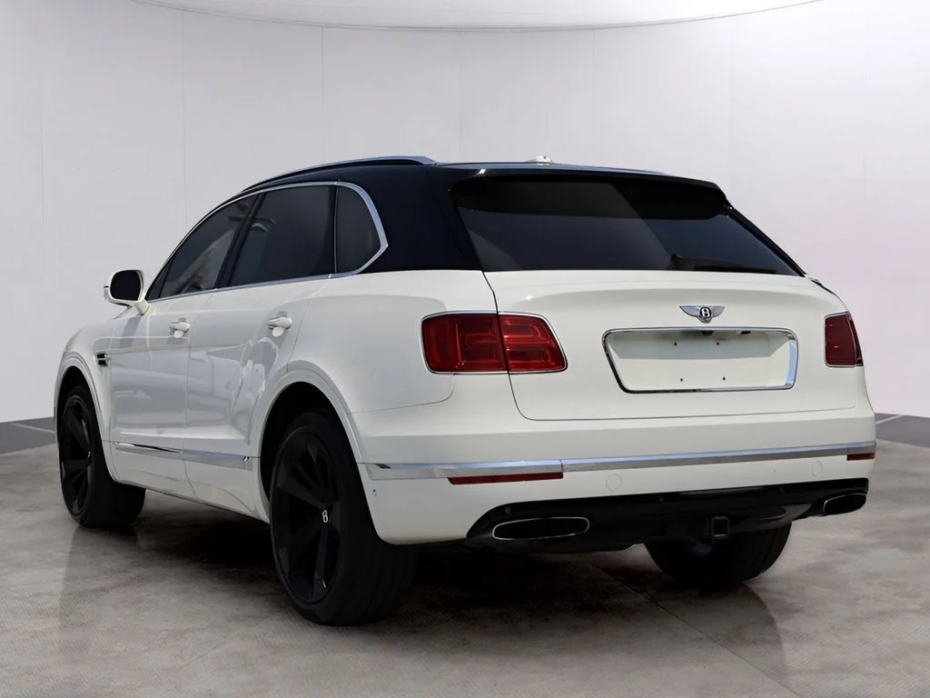 Used 2018 Glacier White Bentley W12 image 5