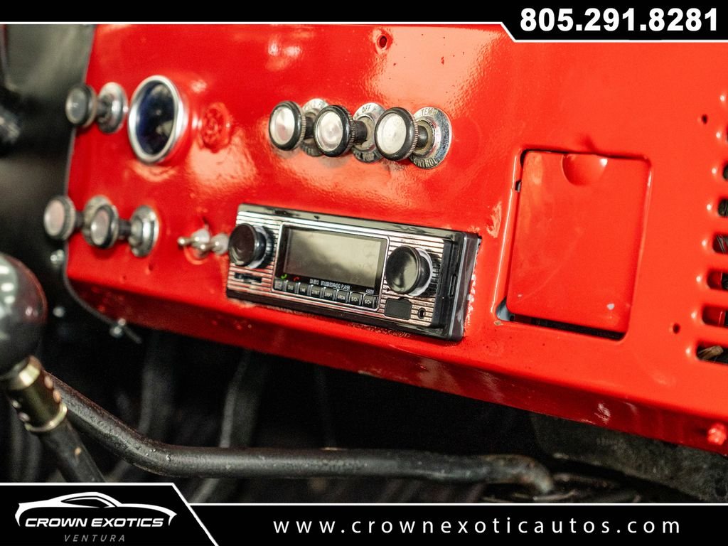 Used 1972  Ford 2dr Convertible image 18