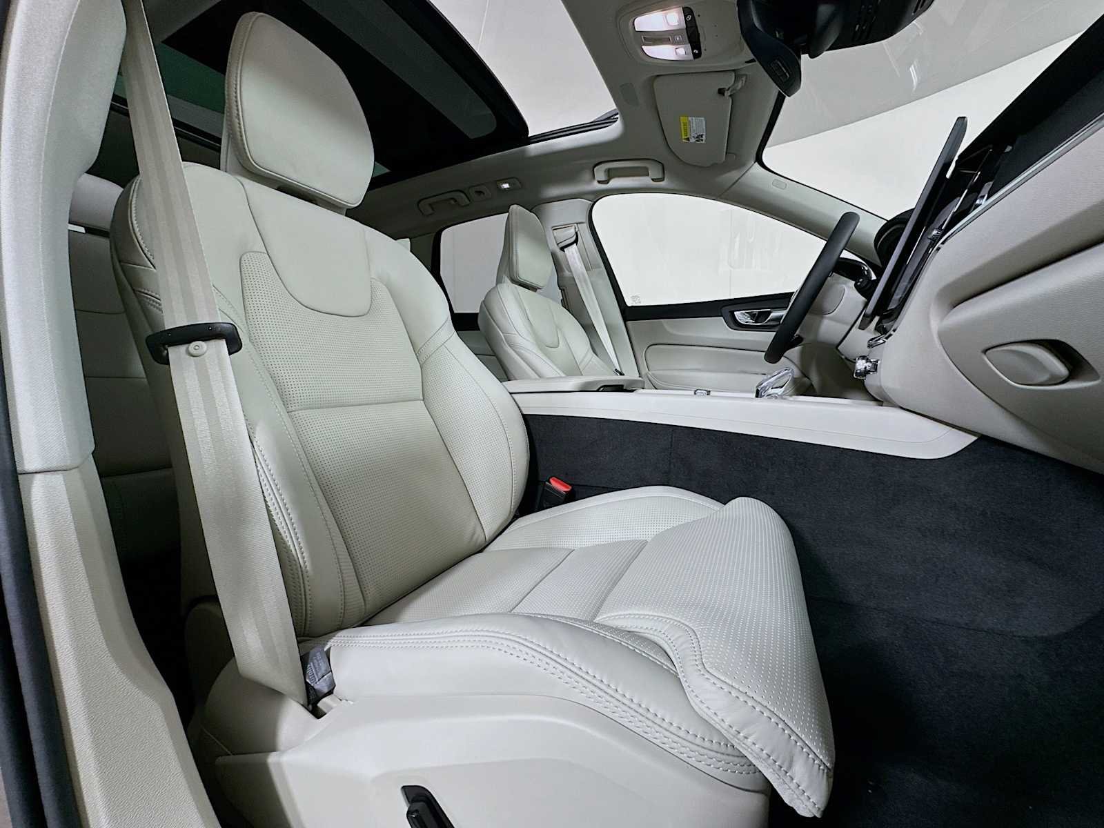 New 2026 Bright Dusk Volvo Ultra image 26