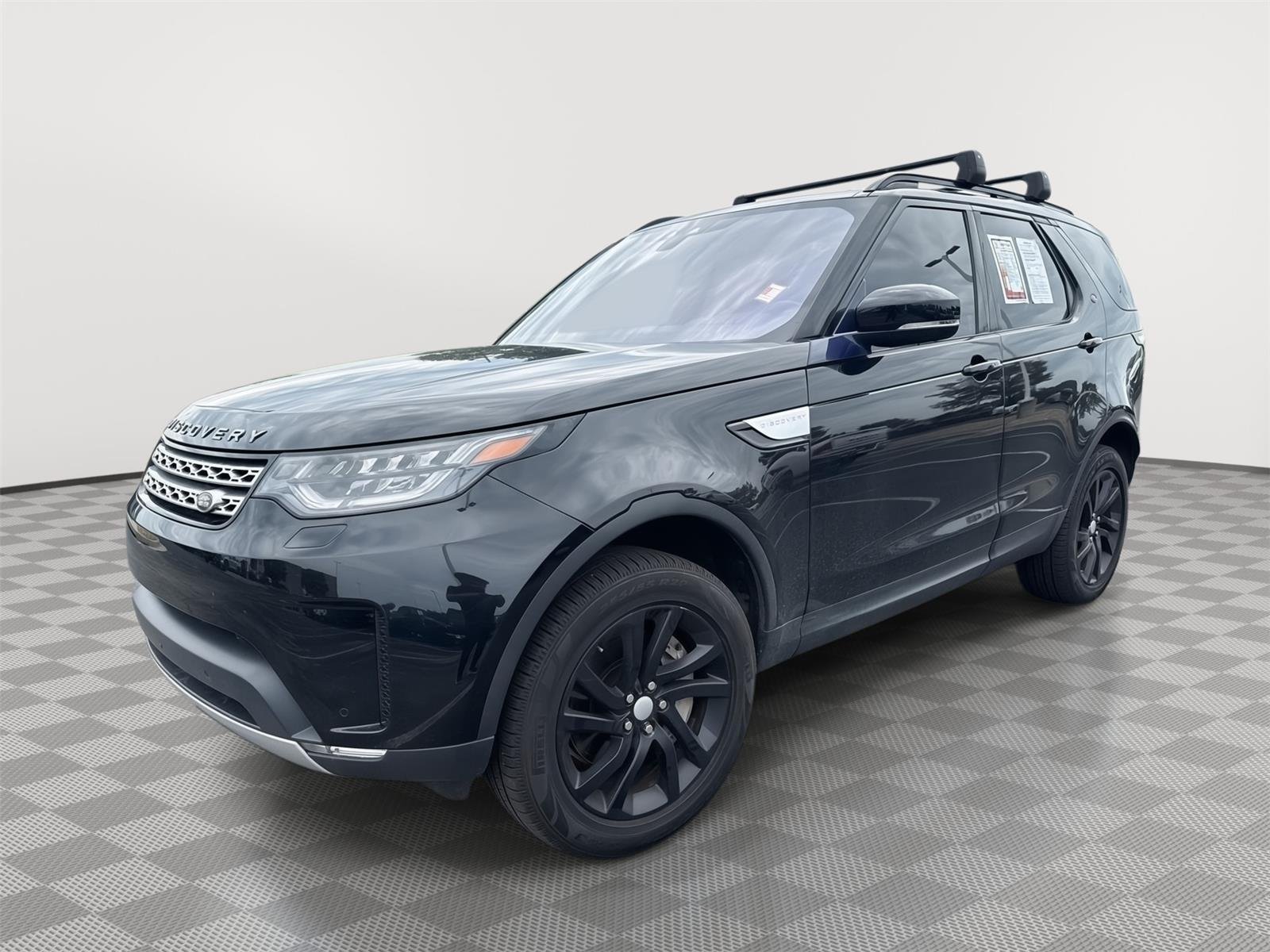 Used 2018 Santorini Black Metallic Land Rover HSE image 10