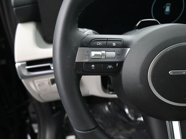 Used 2025 Gray Hyundai SEL Convenience image 18
