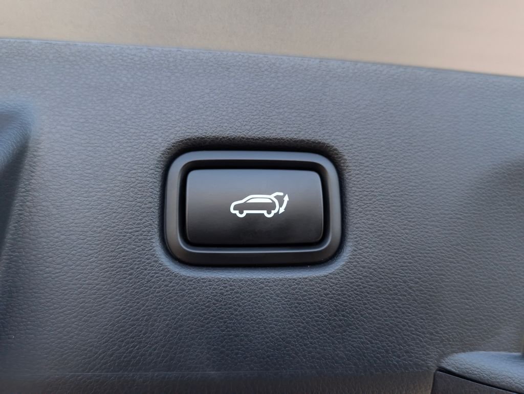 2025 Hyundai Tucson Limited - Photo 12