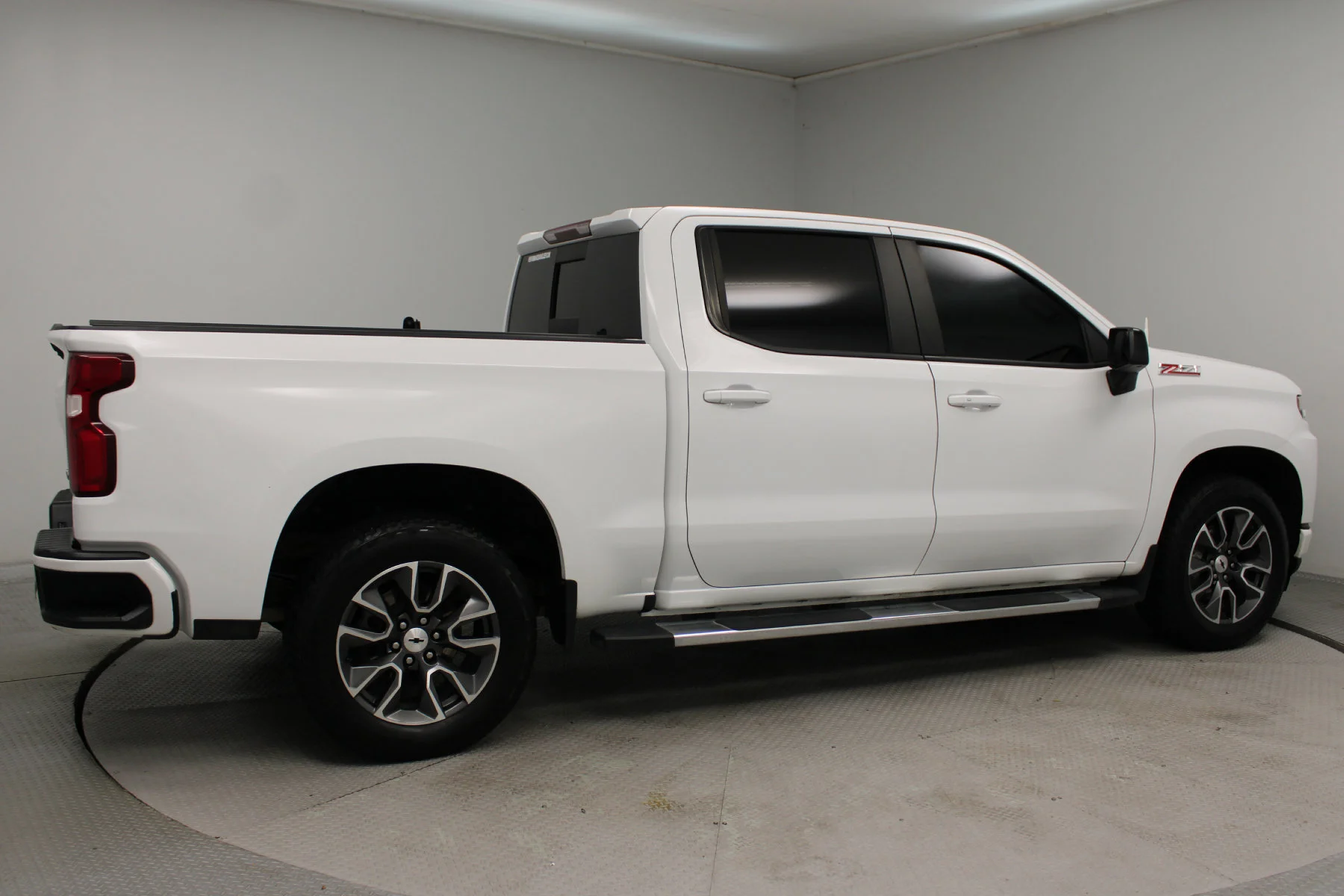 Used 2022 Summit White Chevrolet 4WD Crew Cab 147 RST image 20