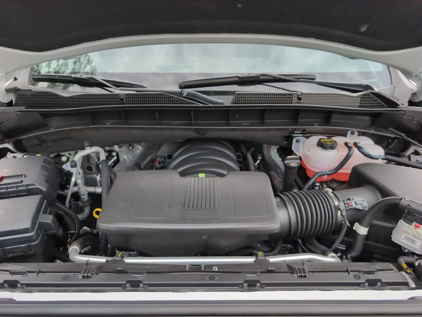 New 2026 Summit White GMC Elevation image 31