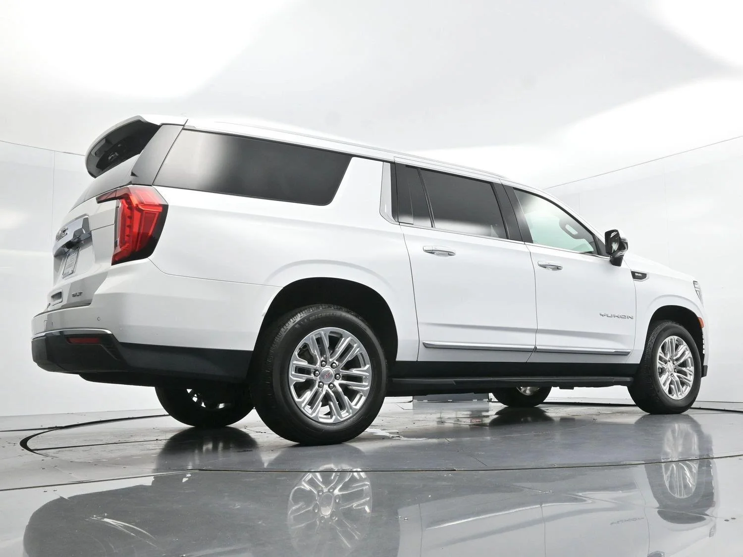 Used 2022 SUMMIT WHITE GMC SLT image 56