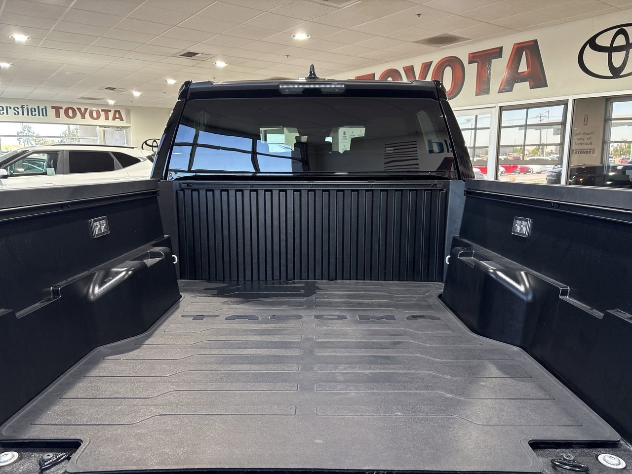 2026 Toyota Tacoma SR5 - Photo 24