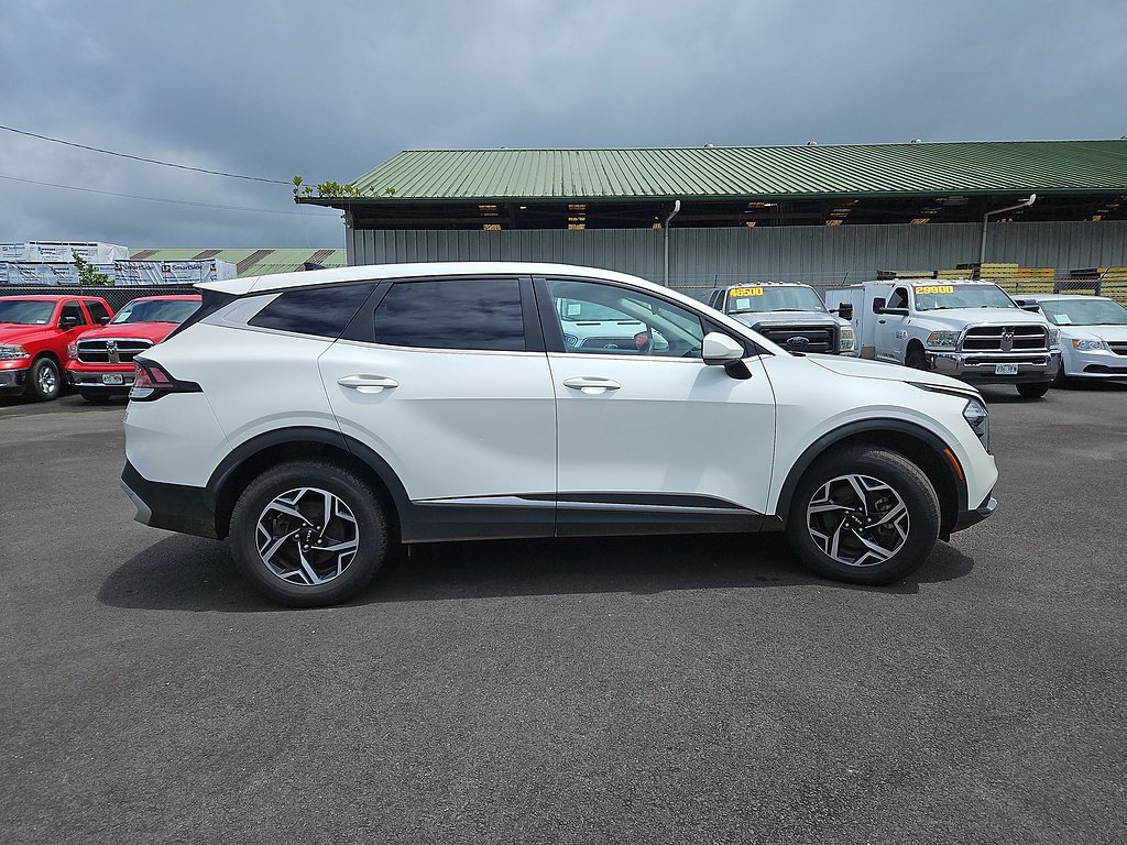 Used 2023 Snow White Pearl Kia LX image 12