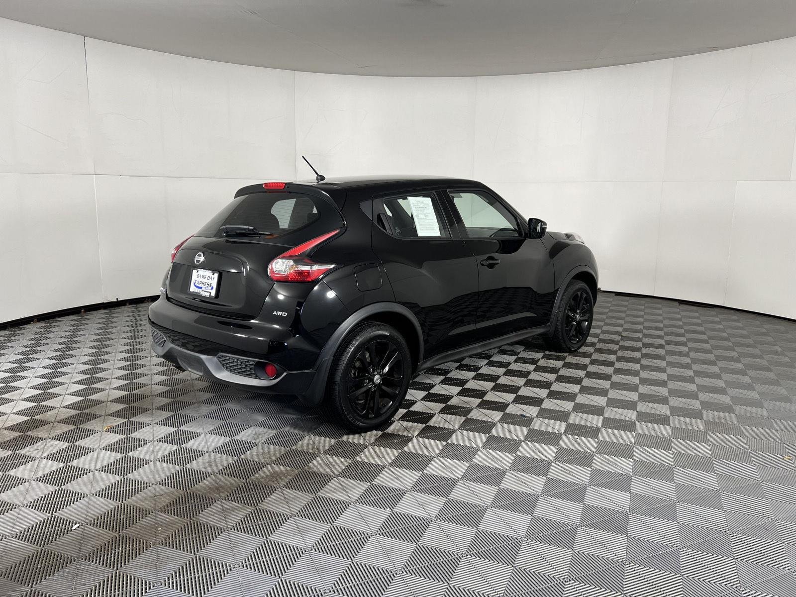 Used 2015 Super Black Nissan S image 22