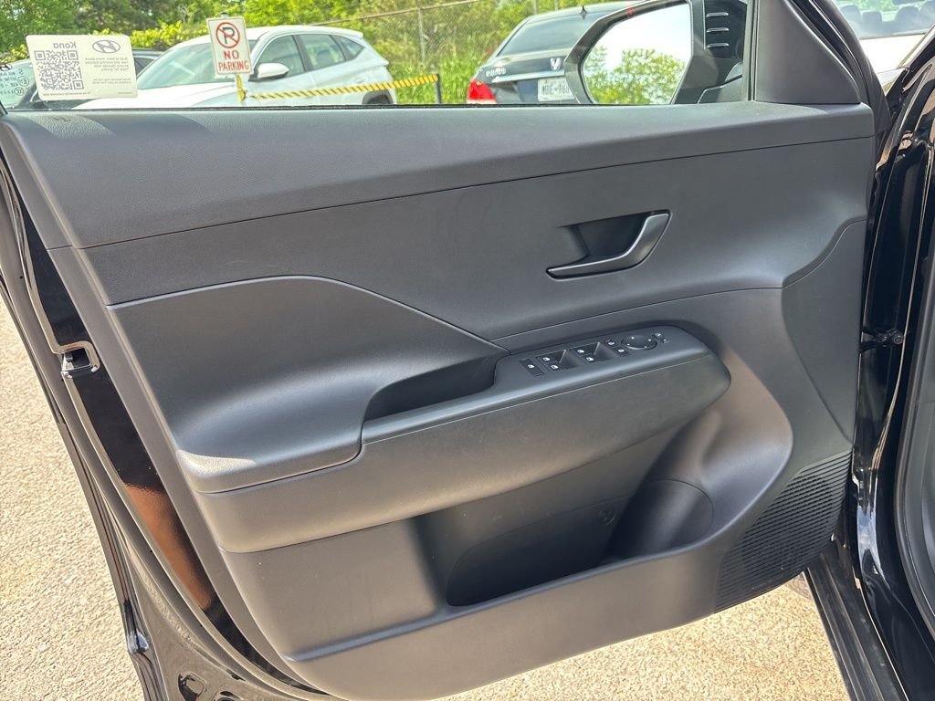 Used 2024 Black Hyundai SE image 19