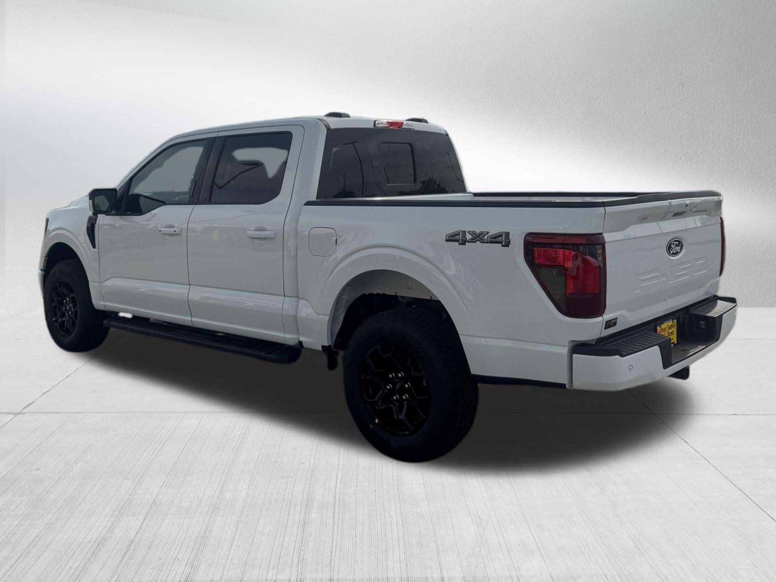 New 2026 Oxford White Ford XLT image 3