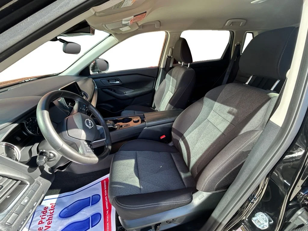 Used 2026 Super Black Nissan  image 10
