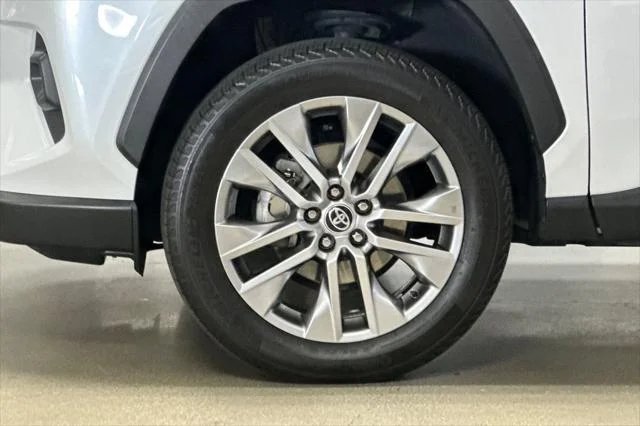 Certified Used 2023 WIND CHILL PEARL* Toyota  image 26